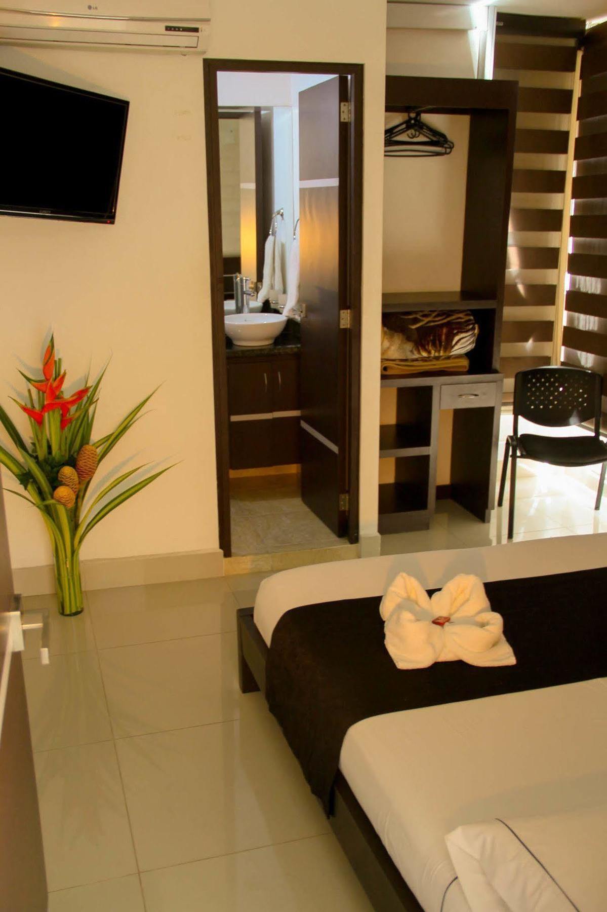Ayenda 1254 Mi Colombia Hotel Medellin Exterior photo
