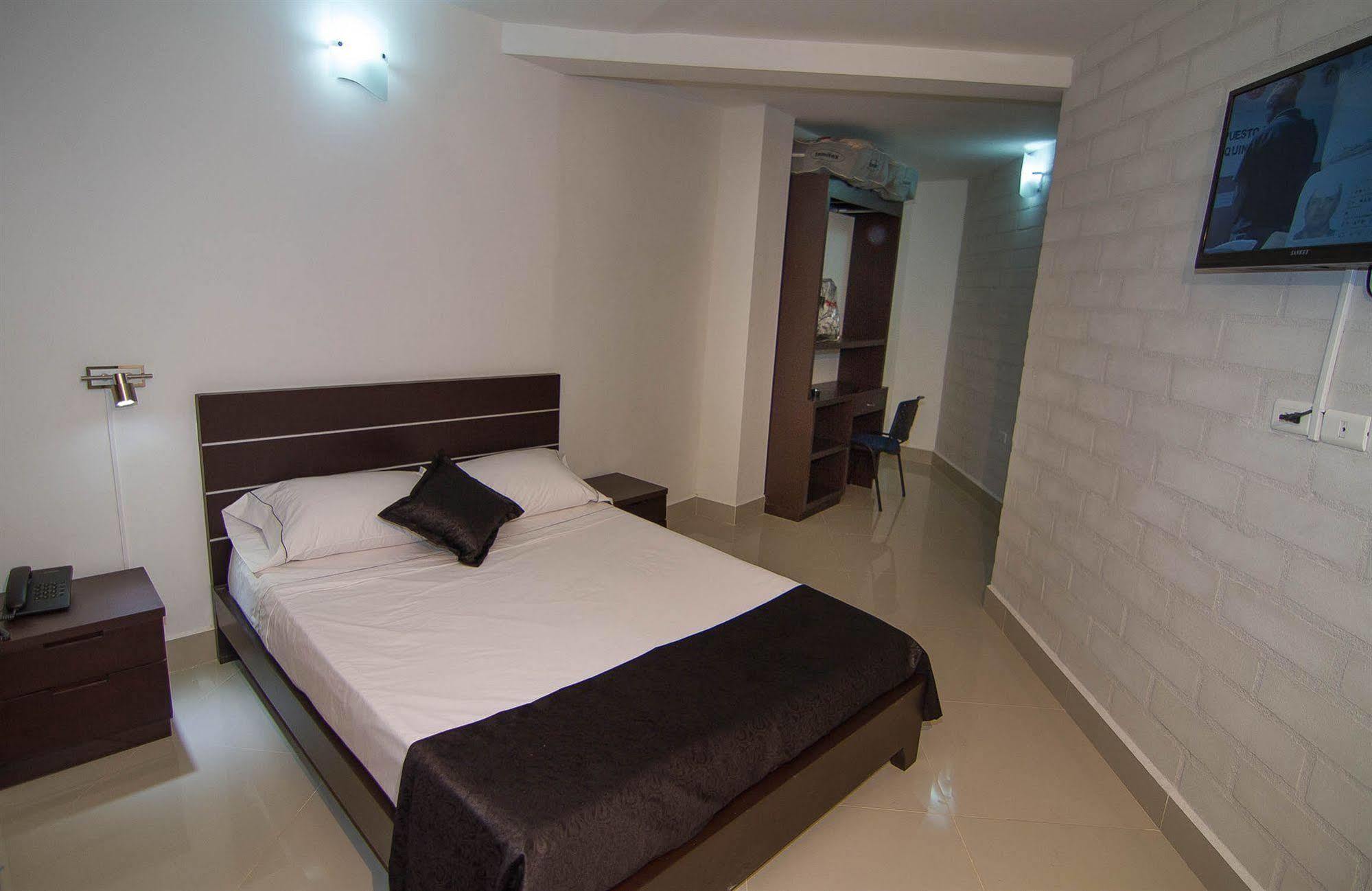 Ayenda 1254 Mi Colombia Hotel Medellin Exterior photo