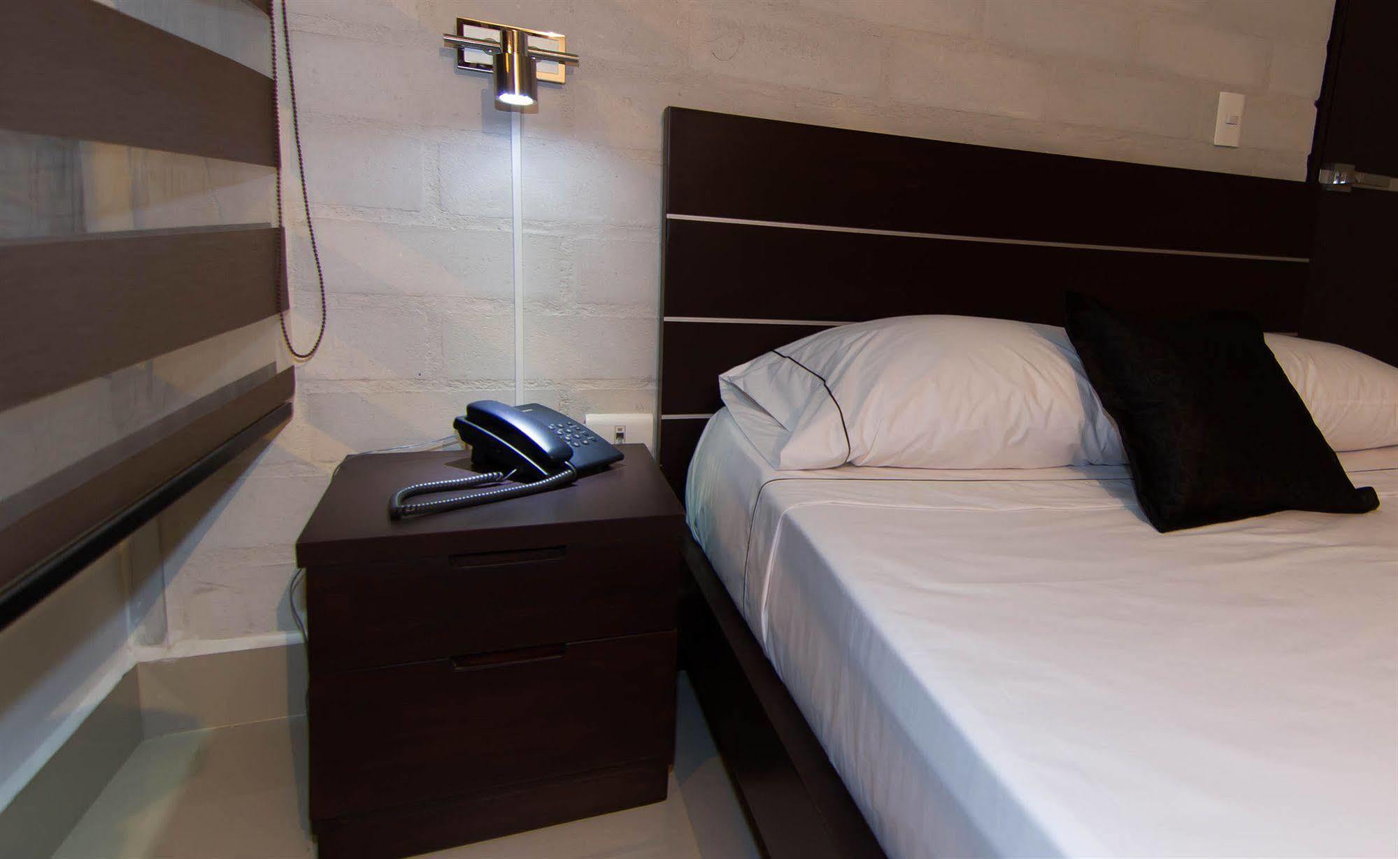 Ayenda 1254 Mi Colombia Hotel Medellin Exterior photo